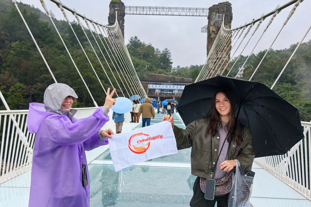 Zhangjiajie Grand Canyon & Caves: Nature's Masterpiece Tour