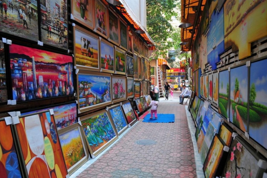 Dafen Oil Painting Village Painting Experience